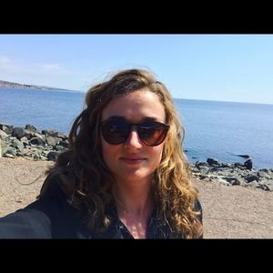 Meet your Posher, Izzy